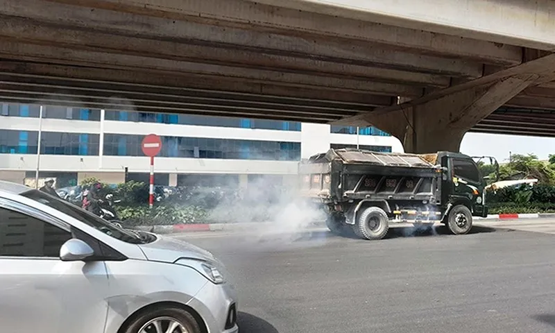 Đã đến lúc kiểm soát khí thải từ xe cộ giao thông trên đường