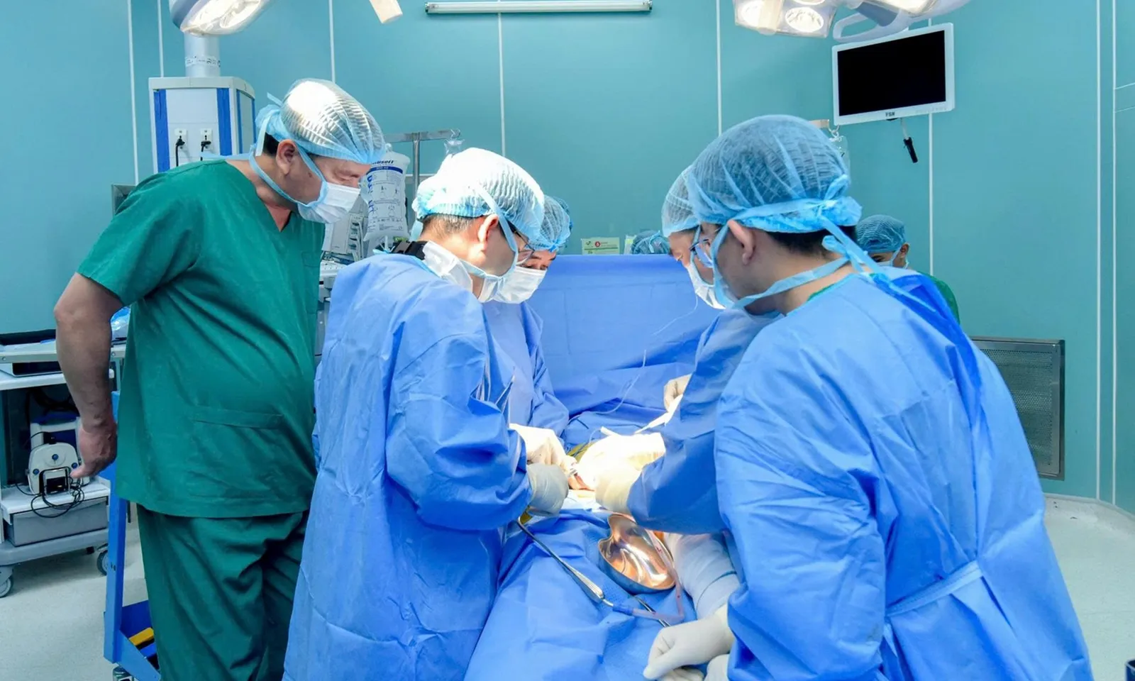 Cứu sống cô gái trẻ bị đa chấn thương, gãy khung chậu phức tạp