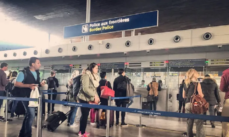 Pháp đối mặt “ác mộng” UAV dân dụng: Hàng ngàn vụ xâm nhập không phận sân bay