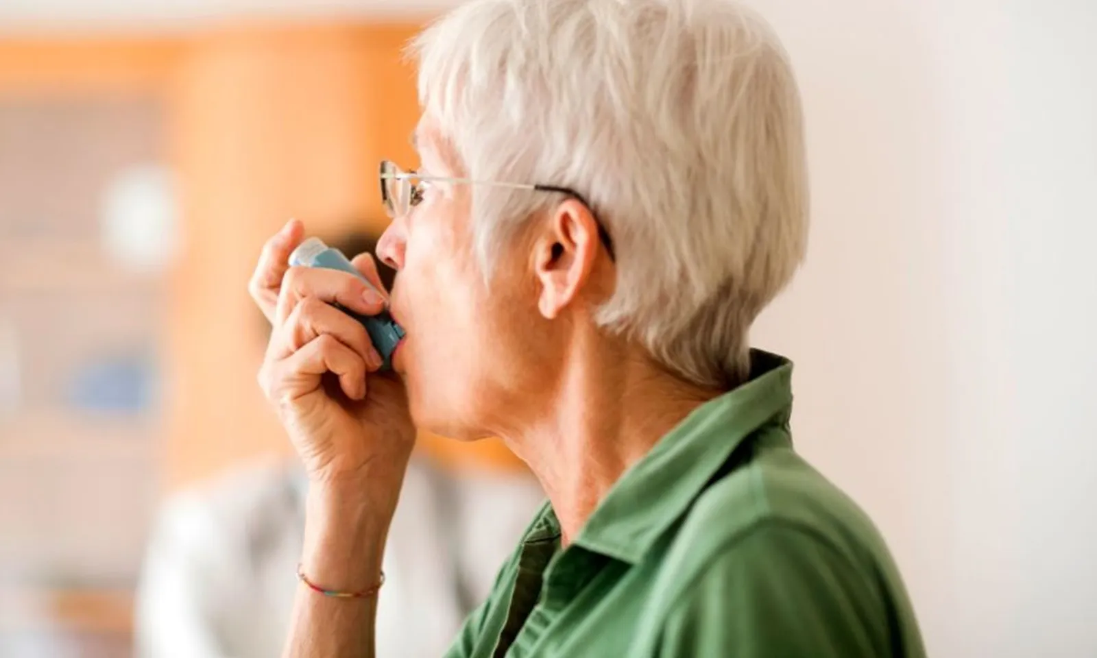 Bình xịt chữa hen suyễn gây ô nhiễm tương đương nửa triệu ô tô mỗi năm