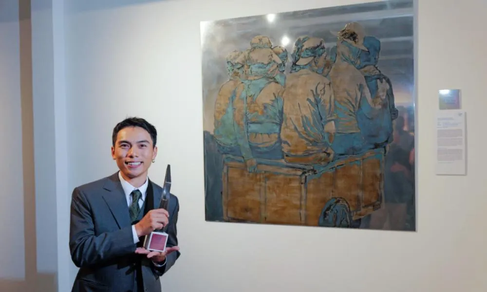 Tác phẩm “Gắn kết tạm thời” đoạt Giải thưởng UOB Painting of the Year 2025 tại Việt Nam