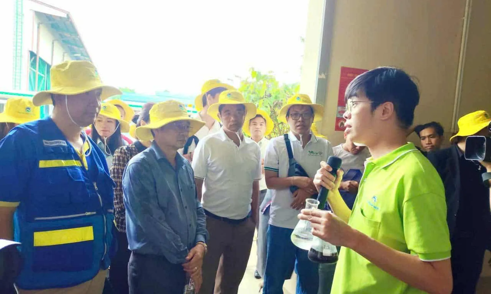 866d9572-e23e-4b15-a5fa-179a44160c1b_voh