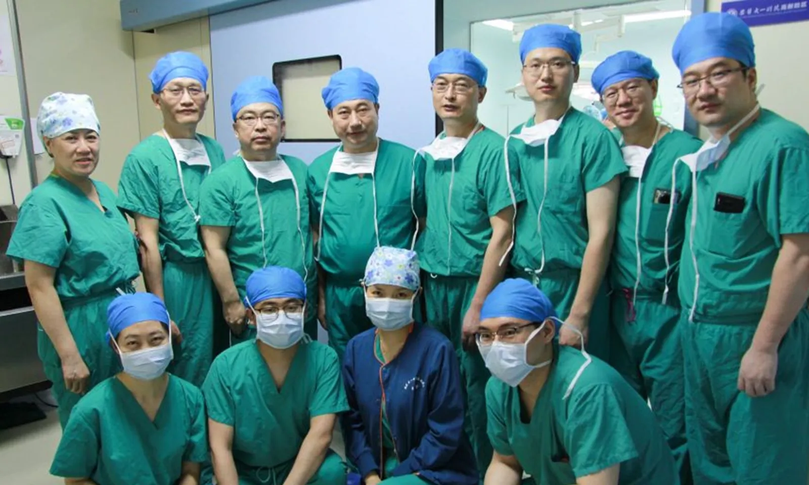 Người đàn ông Trung Quốc sống sót hơn 170 ngày sau khi được ghép gan heo biến đổi gen