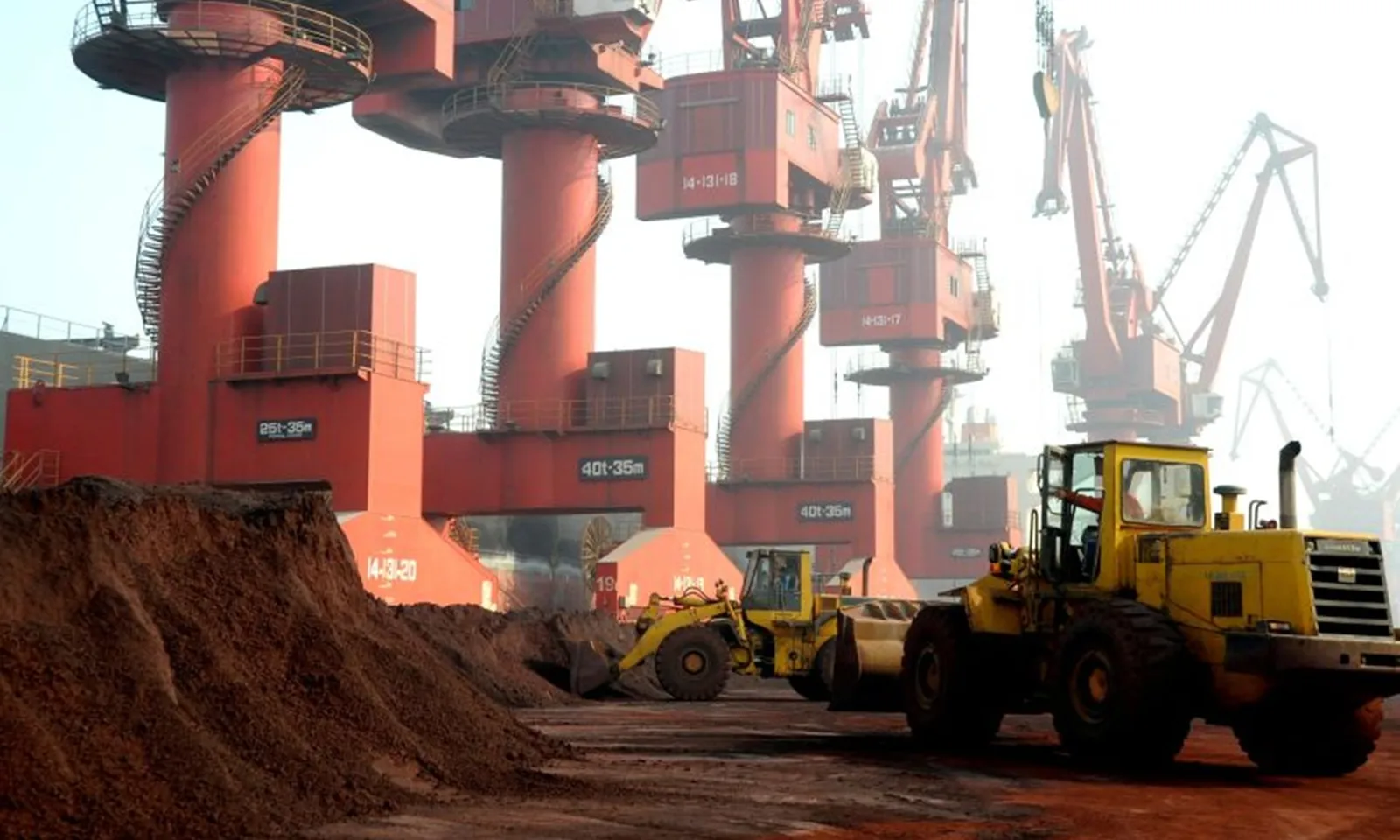 Trung Quốc thắt chặt hạn chế xuất khẩu đất hiếm, nhắm vào lĩnh vực quân sự và chip