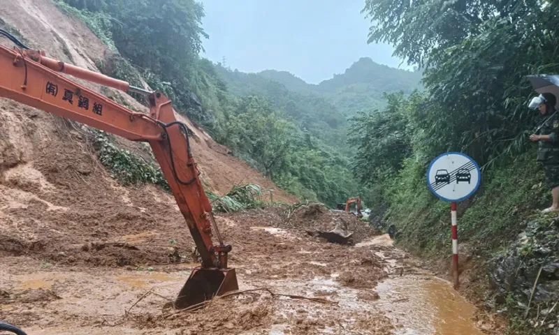sạt lở mưa bão - Ảnh V