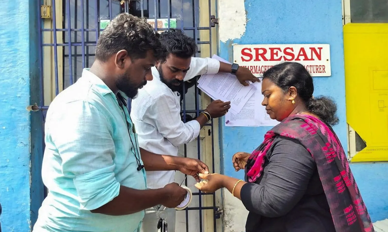 Ấn Độ bắt giữ chủ công ty siro ho liên quan tới cái chết của 17 trẻ em