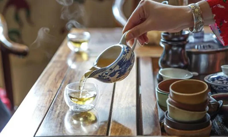 Sự thành công hay thất bại của lời cầu hôn phụ thuộc vào việc người ta có uống trà hay không - Ảnh Shutterstock