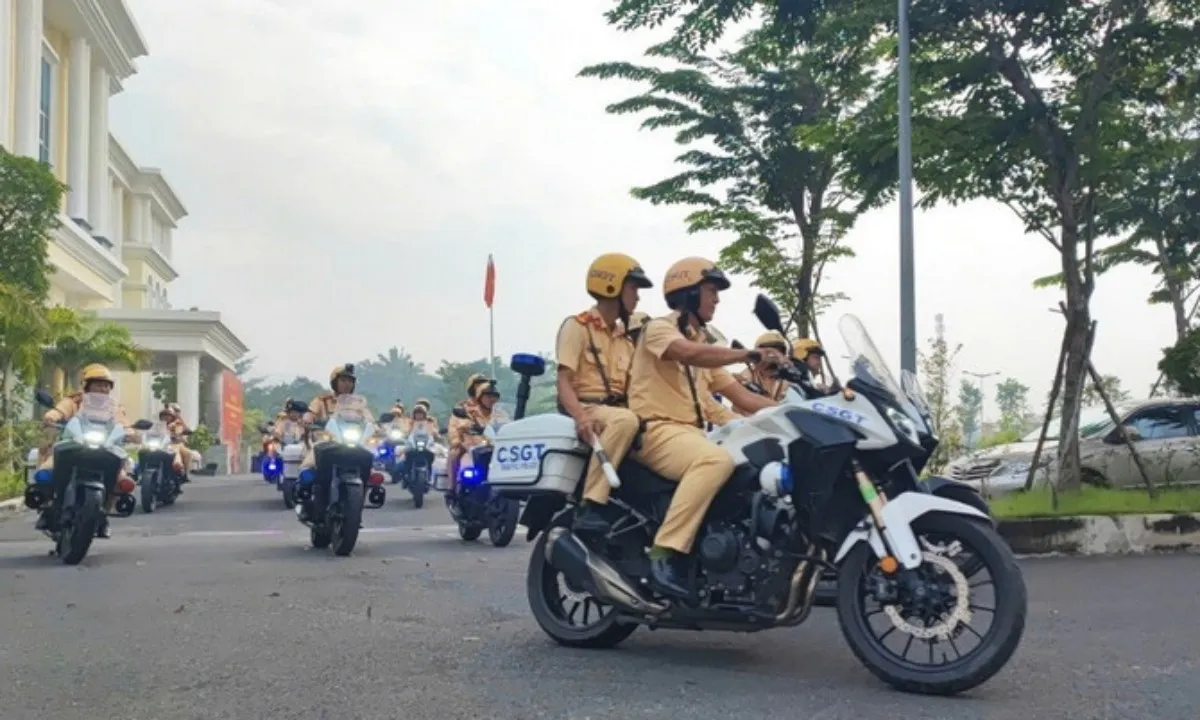 1110-cong-an-ra-quan-phong-chong-nong-do-con-ma-tuy