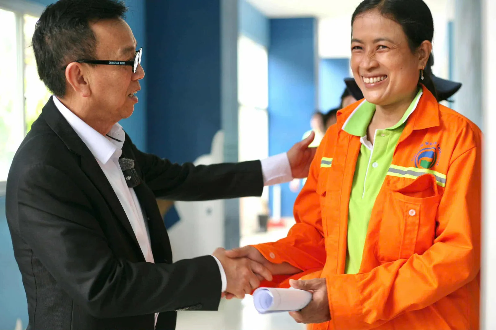 5bd1da95-5584-45ef-a0a4-98fe15a7f37e_voh