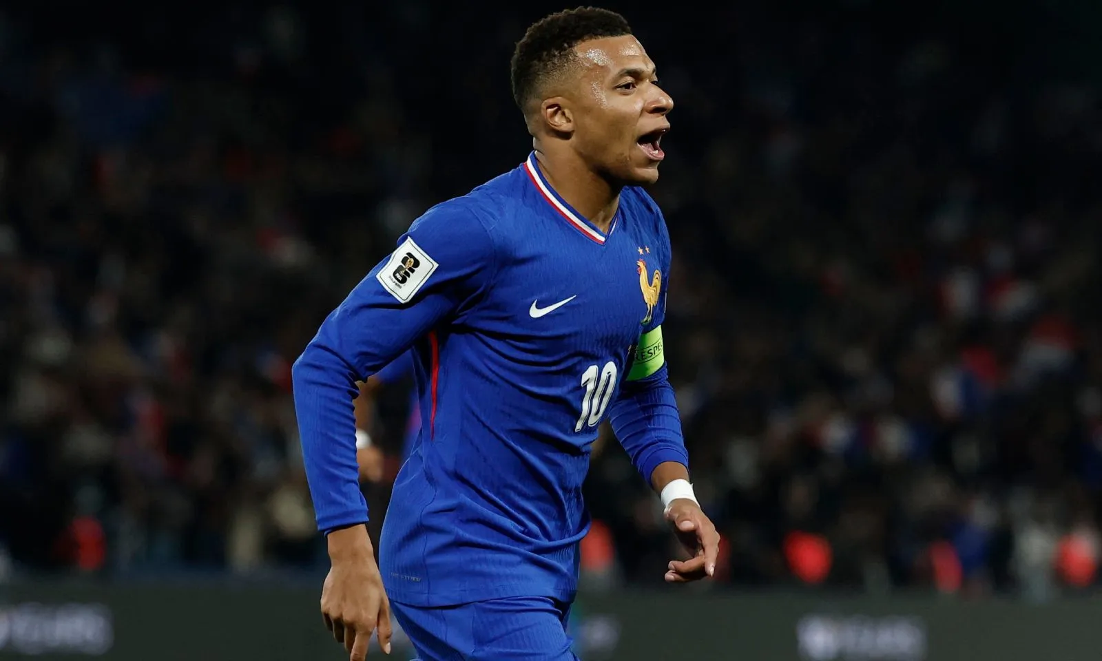 Mbappe thực hiện siêu phẩm solo khiến cộng đồng mạng dậy sóng
