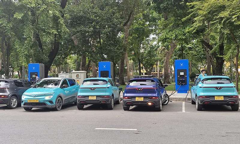 TPHCM chấp thuận lắp 15 trụ sạc ô tô điện ở trung tâm