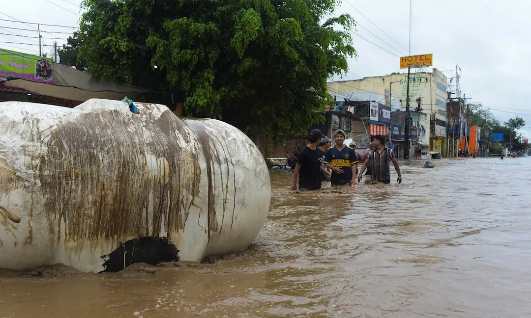 Mưa lớn gây lũ quét ở Mexico, gần 30 người thiệt mạng
