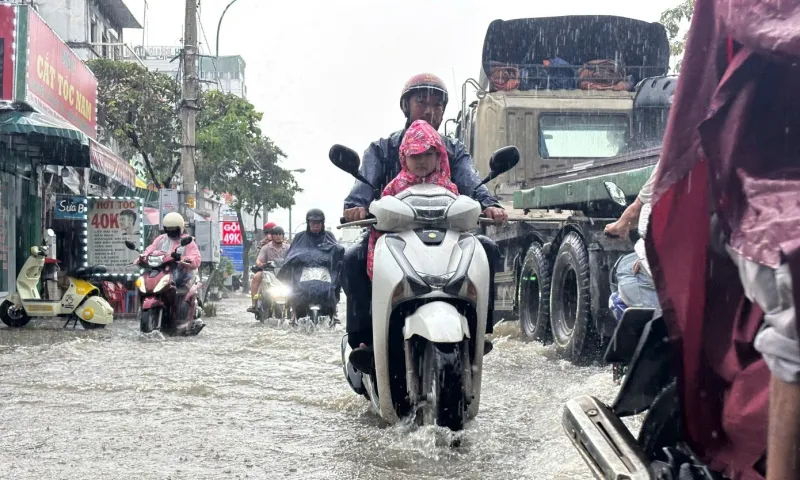TPHCM và Nam Bộ tiếp tục mưa dông