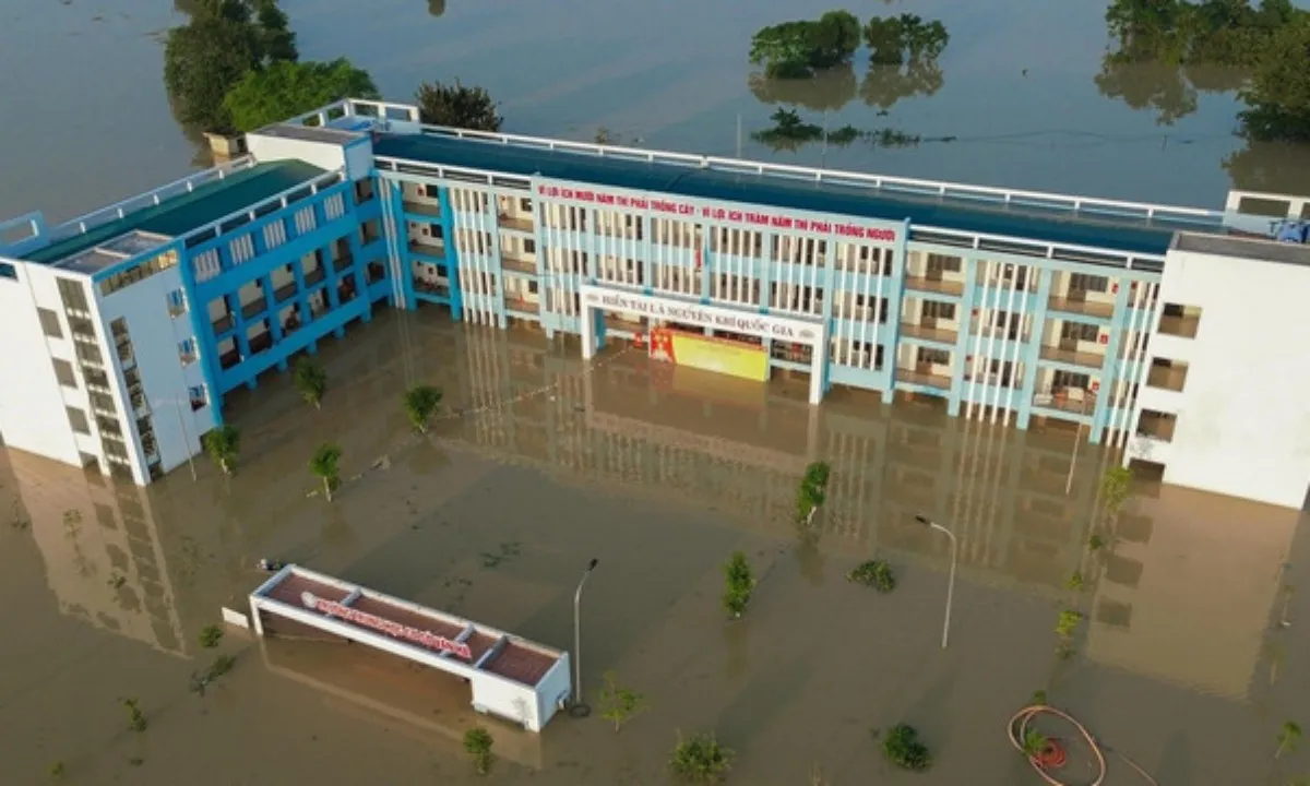 Thủ tướng: Đánh giá thiệt hại bão số 11 đối với ngành giáo dục