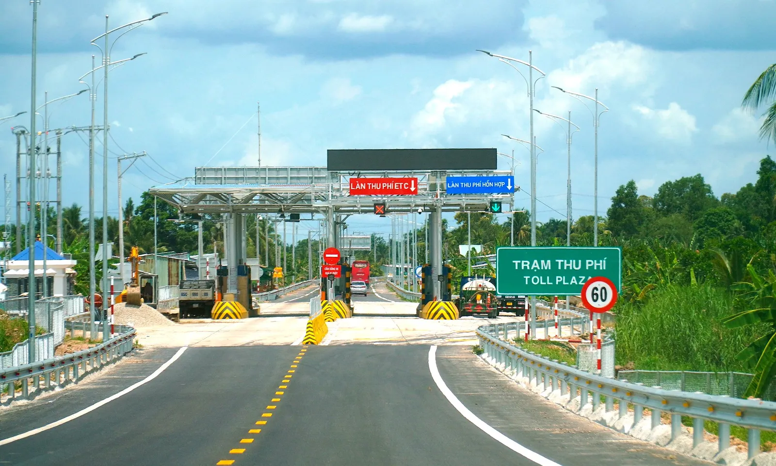 Áp dụng giá dịch vụ mới trên cao tốc Trung Lương - Mỹ Thuận từ 1/11/2025