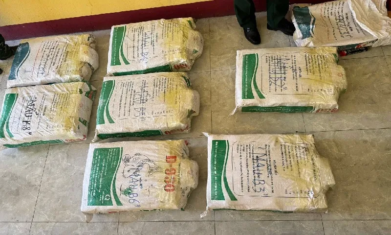 Quảng Trị: Giám định gần 500 kg tinh thể nghi ma túy - Bắt nhiều vụ vận chuyển pháo lậu