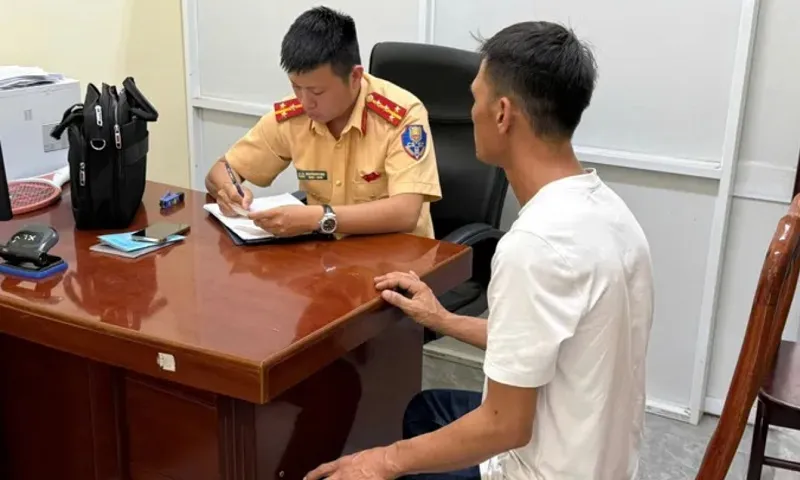 Đắk Lắk: tài xế xe bán tải tông 2 học sinh trọng thương đã ra trình diện