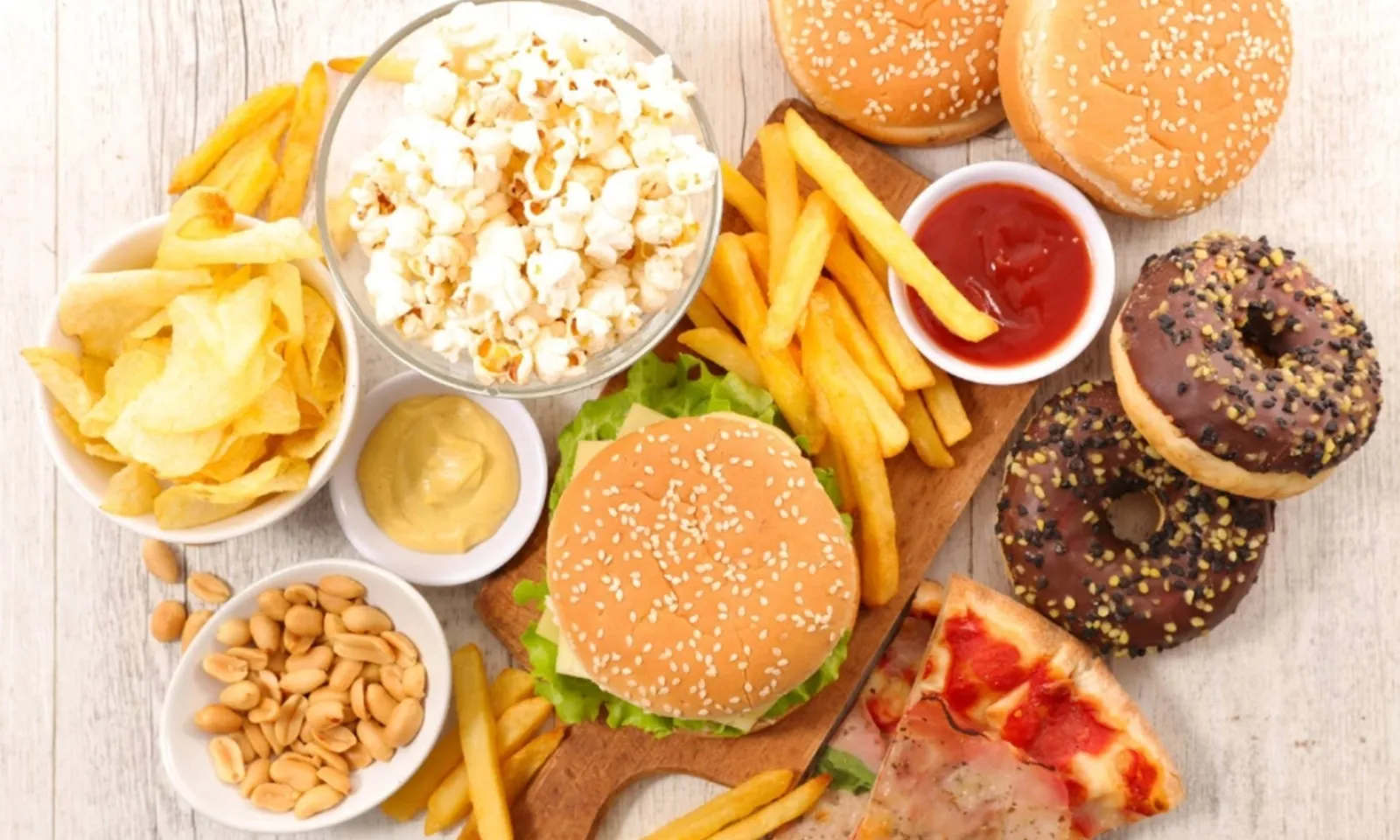 Thực phẩm siêu chế biến - tác nhân gây tăng cân - chiếm 53% chế độ ăn trung bình của người Mỹ