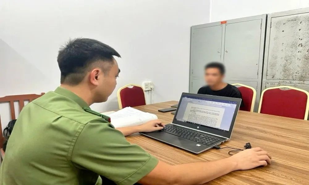 Hai người đàn ông lập tổng đài “ma” để thu lợi bất chính