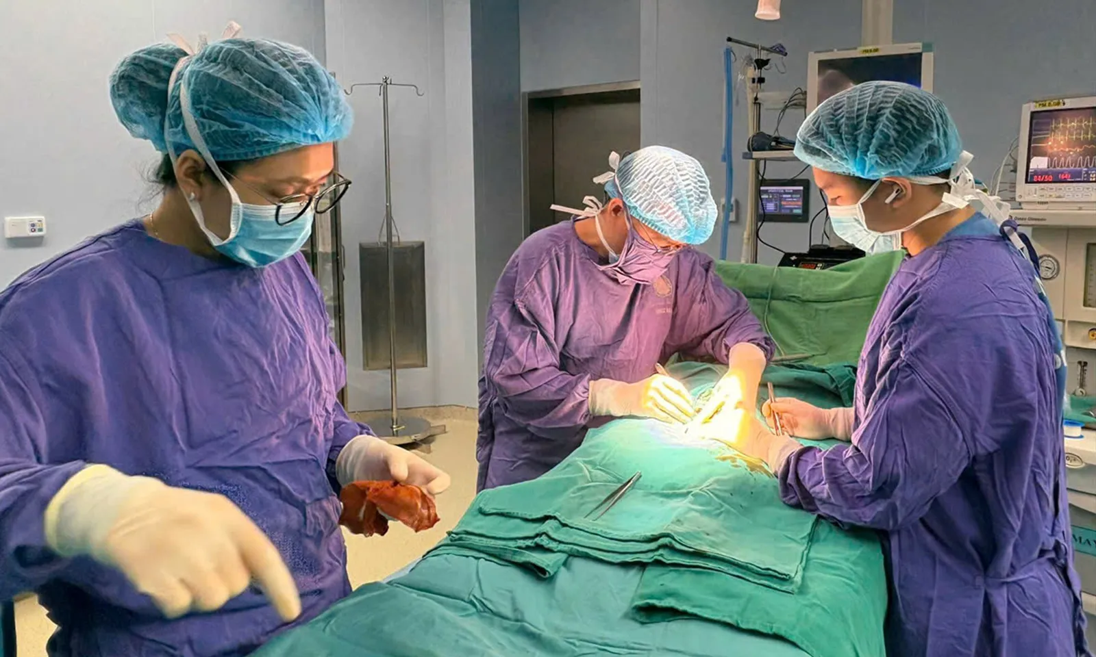 “Cậu nhỏ” cương cứng 10 ngày liên tục, người đàn ông phải nhập viện cấp cứu