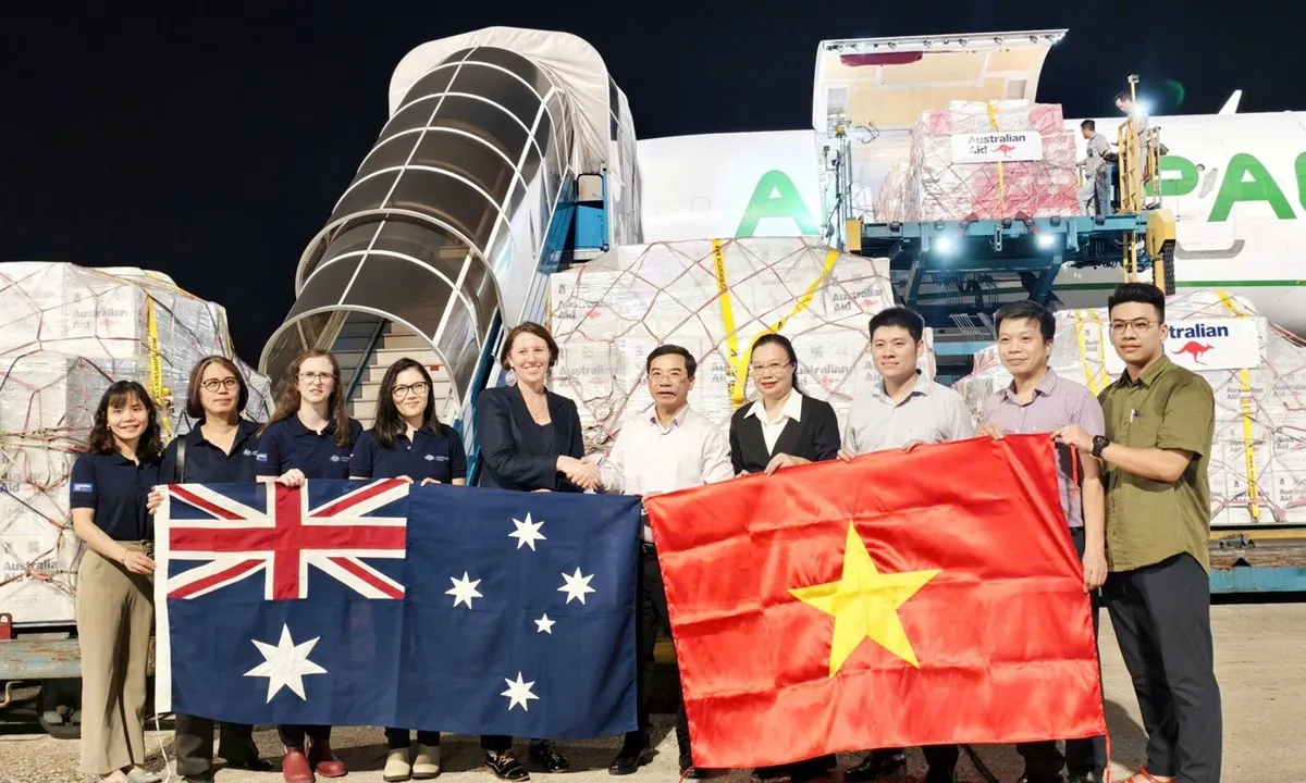Bắc Ninh tiếp nhận 18 tấn hàng viện trợ khẩn cấp từ Chính phủ Australia