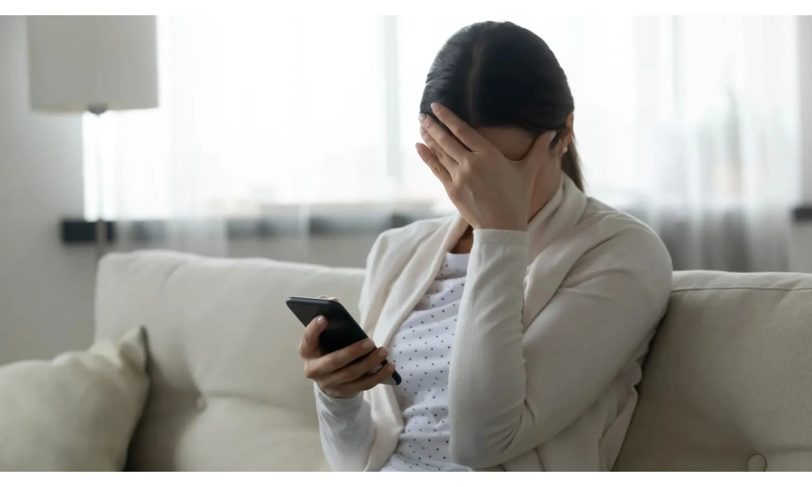 Dễ tin, nhanh tay, thân thiện sẽ trở thành “mồi ngon” của lừa đảo online