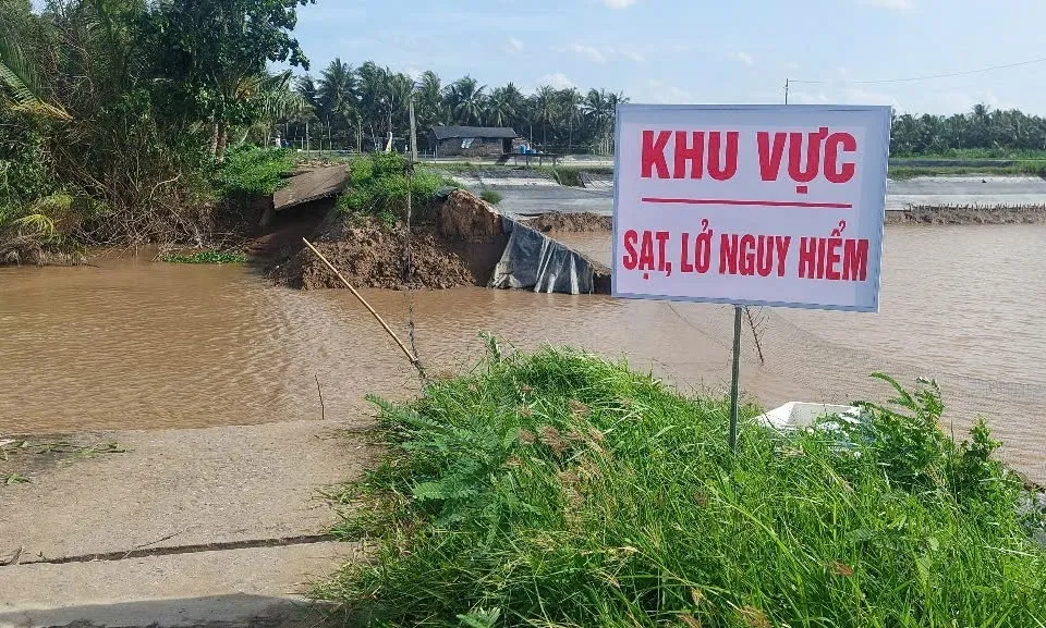 Vĩnh Long công bố tình huống khẩn cấp sạt lở bờ biển xã Long Vĩnh