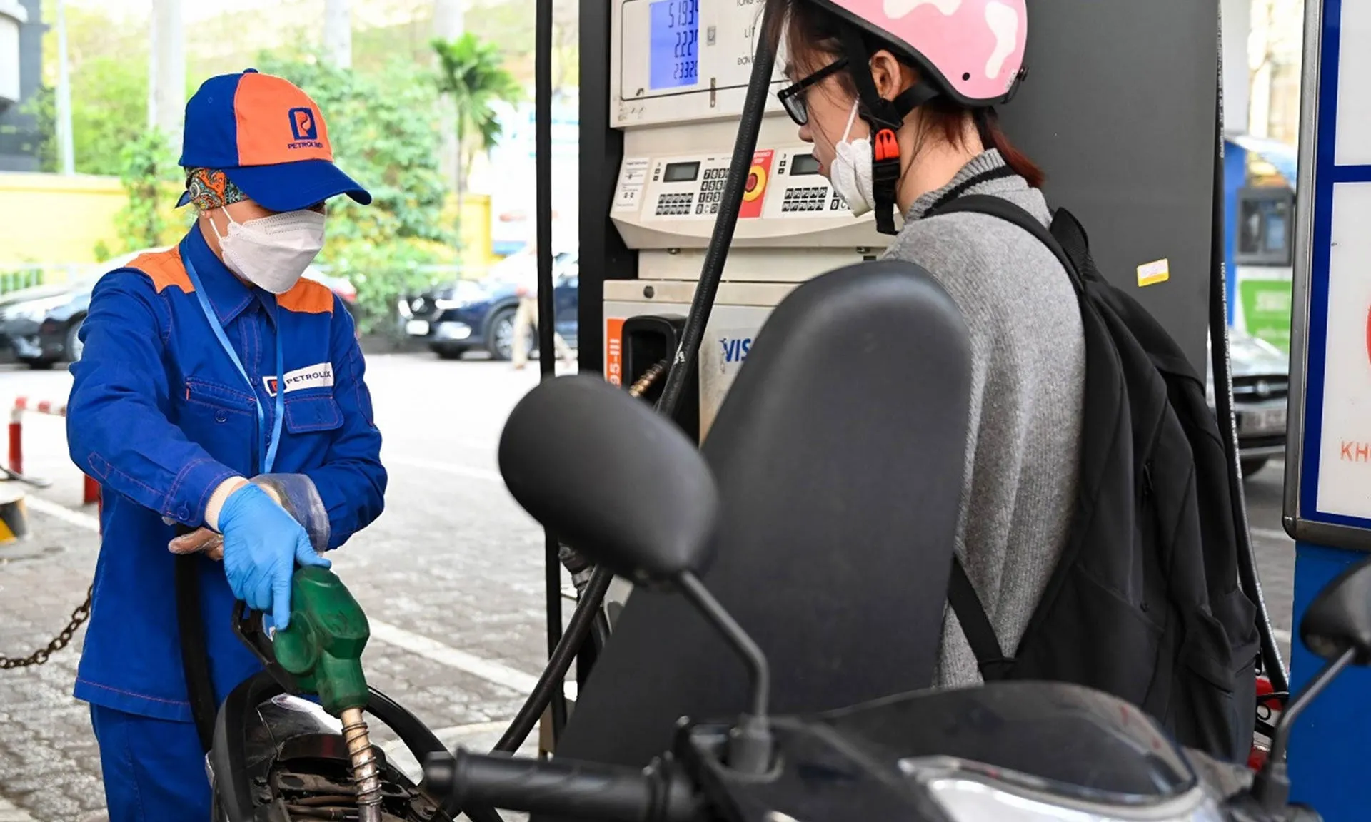 Dự báo giá xăng tăng nhẹ 