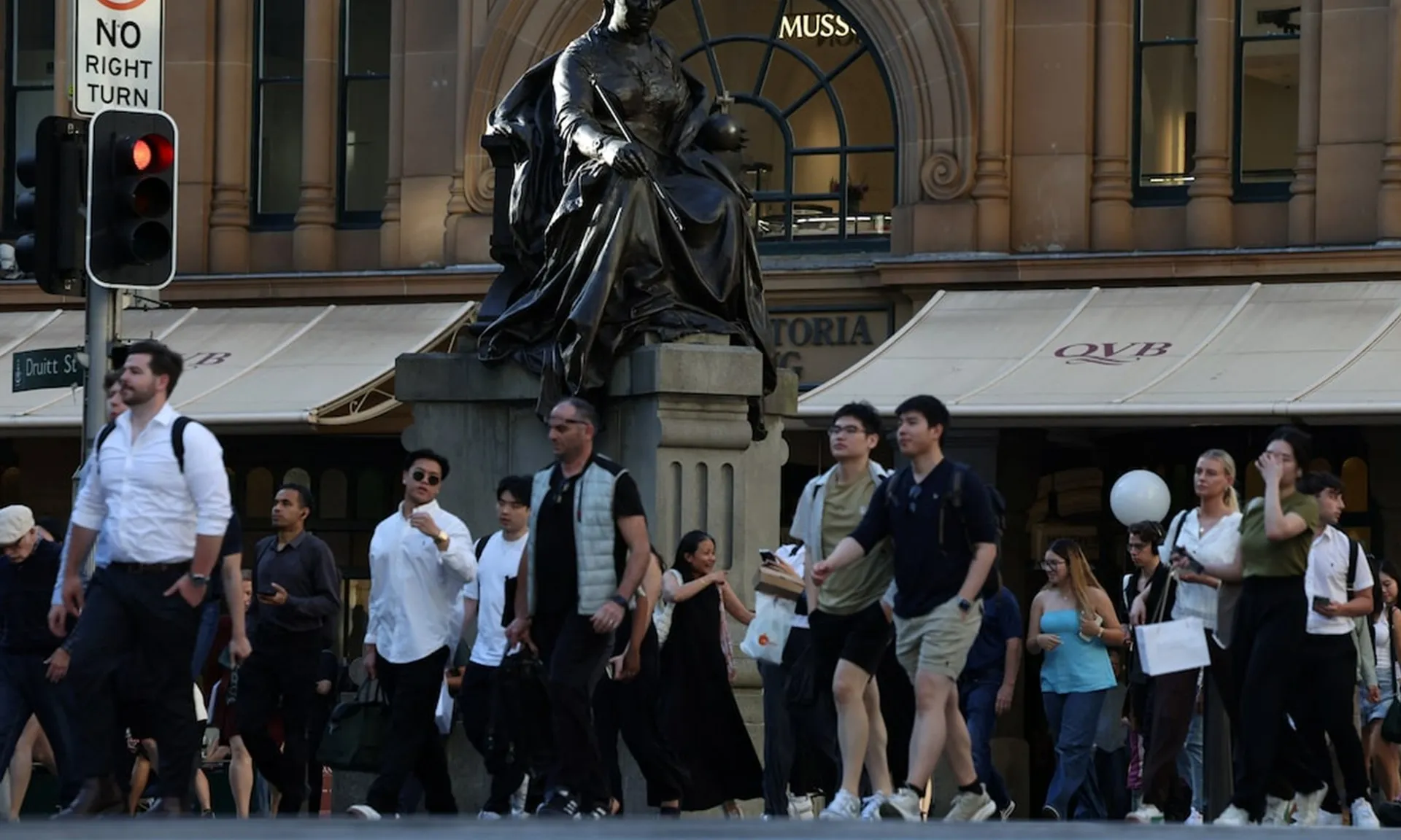 ty-le-that-nghiep-161025