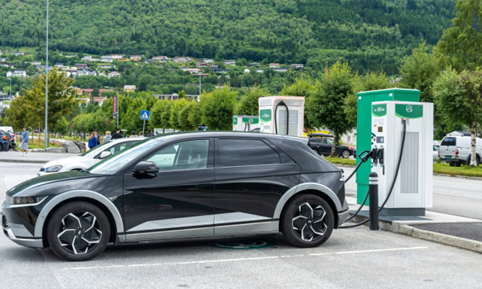 Na Uy cân nhắc ngừng miễn thuế xe điện từ năm 2027