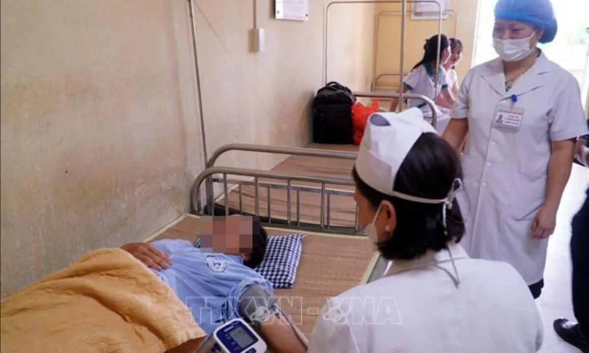 Bóc khối u xơ tử cung “cỡ thai 7 tháng” gần 3kg