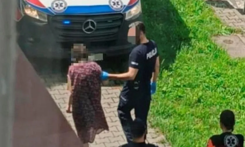 Phát hiện người phụ nữ sống 26 năm không ra khỏi nhà