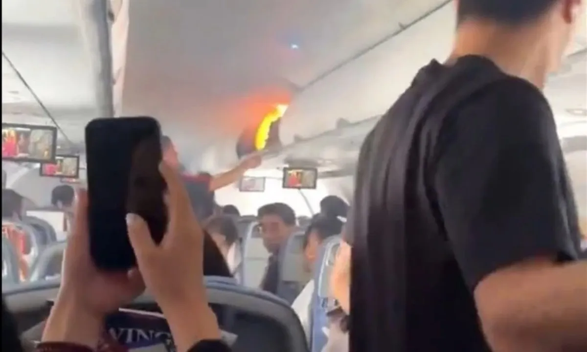 Pin lithium bốc cháy trên khoang hành lý, máy bay Air China phải đáp khẩn cấp