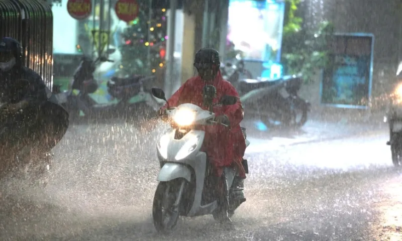 Miền Trung và Nam Bộ có mưa to  