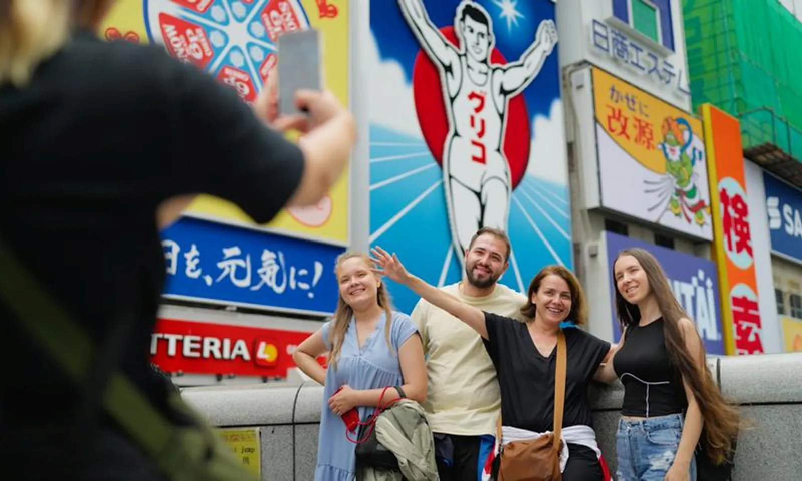 Nhật Bản xem xét tăng lệ phí thị thực cho du khách quốc tế