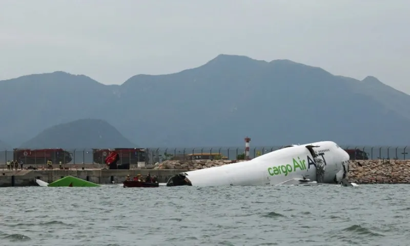 2025-10-20t001342z1861875160rc2cfhaaoz9urtrmadp3hong-kong-crash-airline-1760922385354742194887