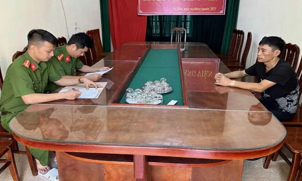 Bắt kẻ đóng vai khách mua hàng, ra tay trộm tài sản giữa ban ngày