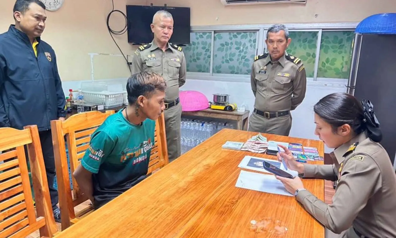 Thái Lan bắt giữ kẻ cướp tiệm vàng người Campuchia tại biên giới