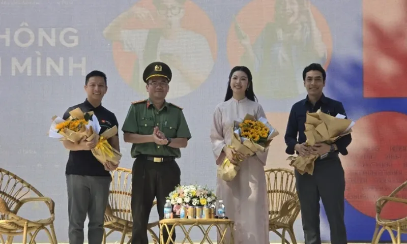 Công an TPHCM khởi động chiến dịch “Không một mình”