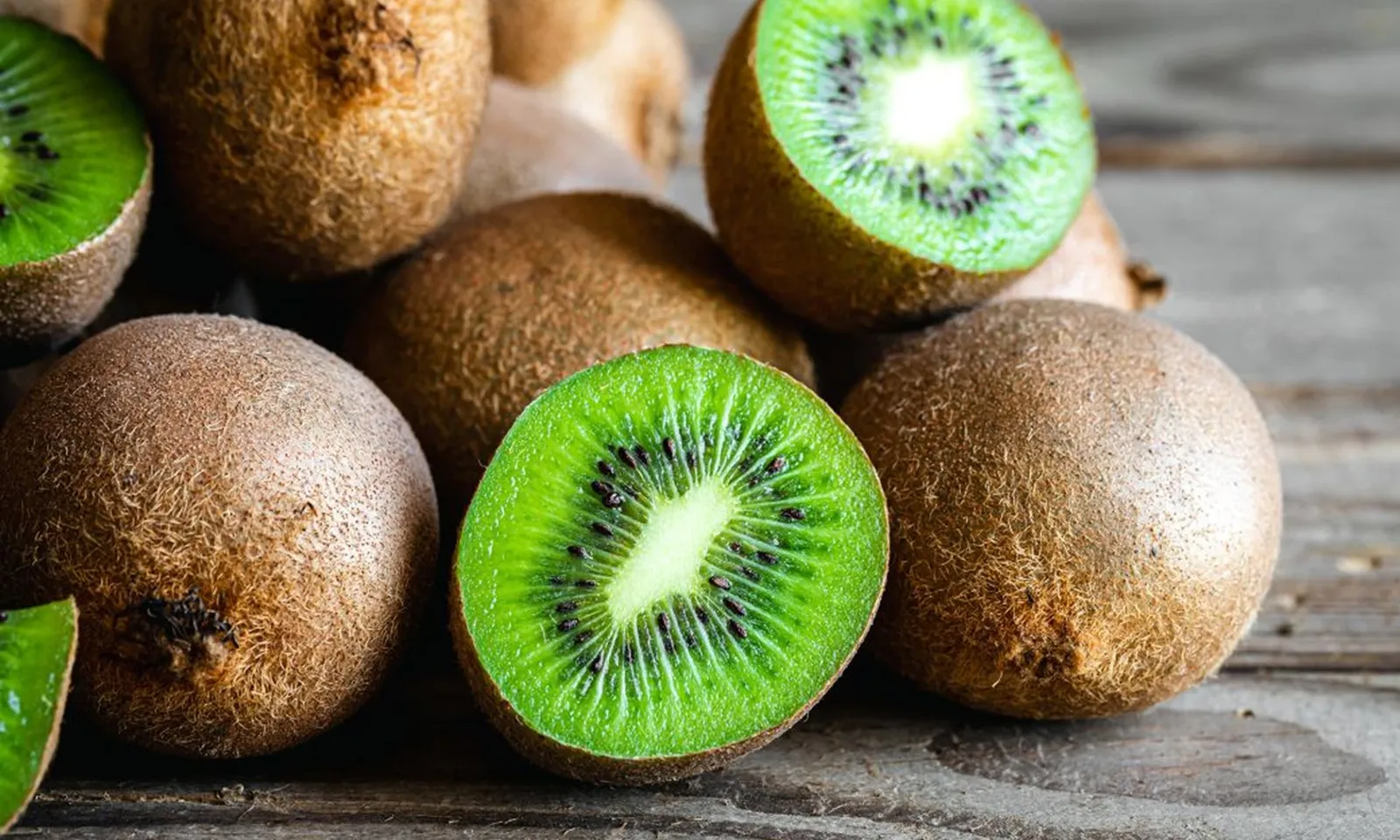Ăn 2 - 3 quả kiwi mỗi ngày có thể làm giảm chứng táo bón mãn tính