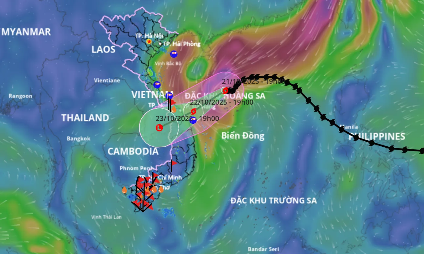 Bão số 12 yếu dần trước cửa ngõ miền Trung