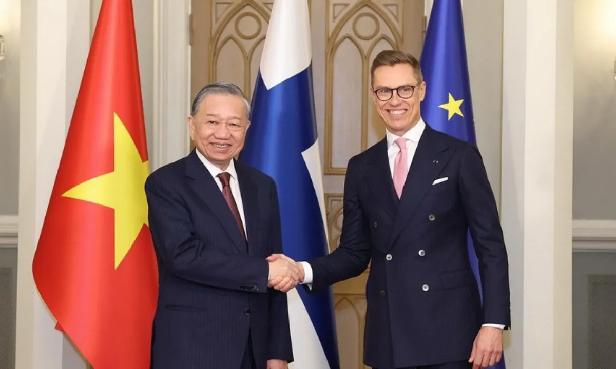 tong-bi-thu-ky-ket-van-kien-hop-tac-phan-lan-4