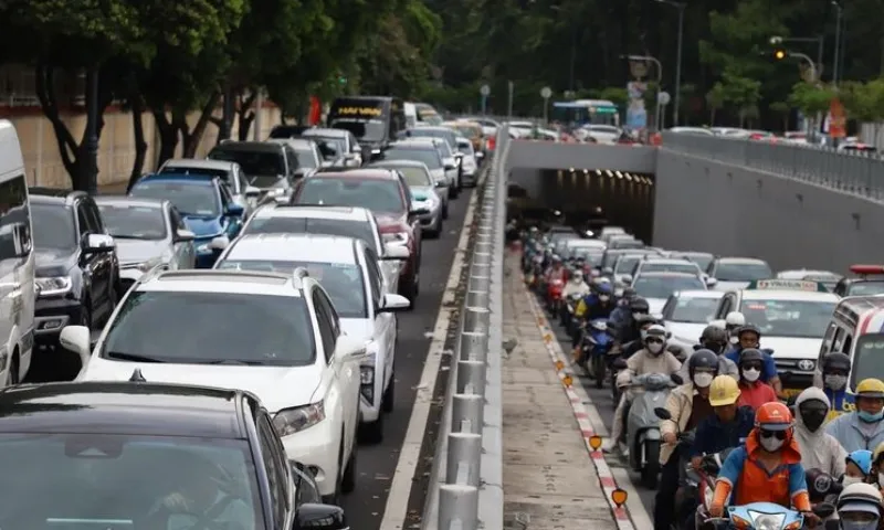 TPHCM đặt mục tiêu xử lý hơn 300 điểm ùn tắc trước Tết Nguyên đán 