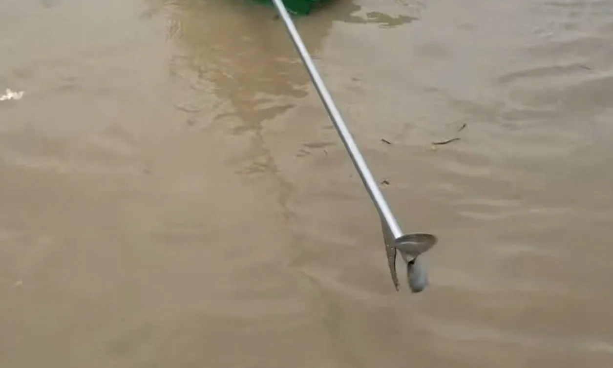 Bẻ khóa tàu cá lấy chân vịt, bị bắt khi mang hàng đi bán