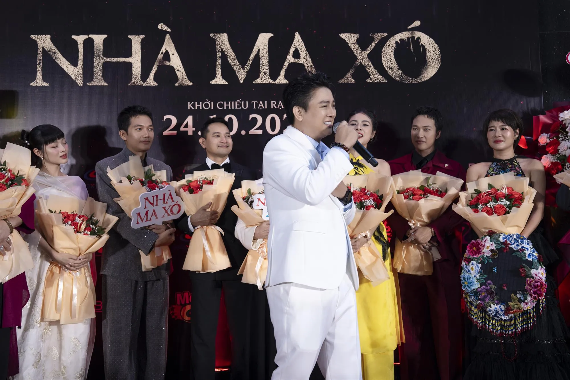 DÀN DIỄN VIÊN NGHE HOÀI LÂM HÁT 2 CA KHÚC NHẠC PHIM