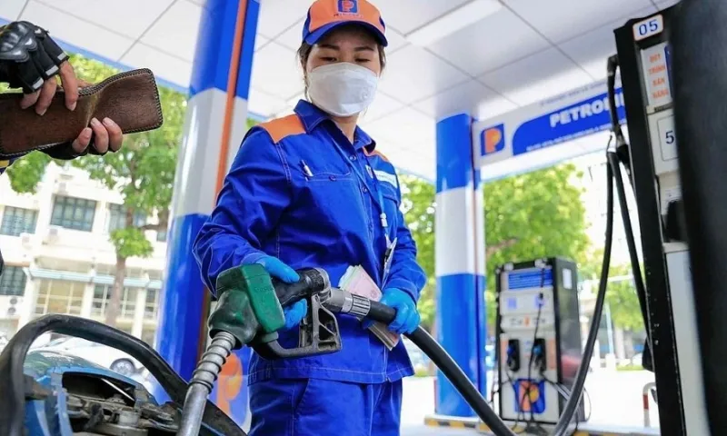 Giá xăng dự báo giảm nhẹ từ chiều nay 23/10 