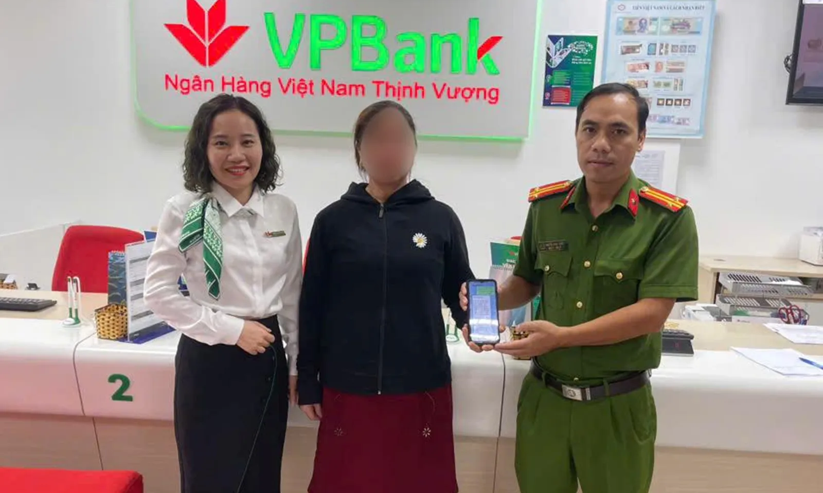 Suýt mất 90 triệu đồng vì chiêu lừa đảo chuyển tiền giải quyết vi phạm pháp luật ở nước ngoài