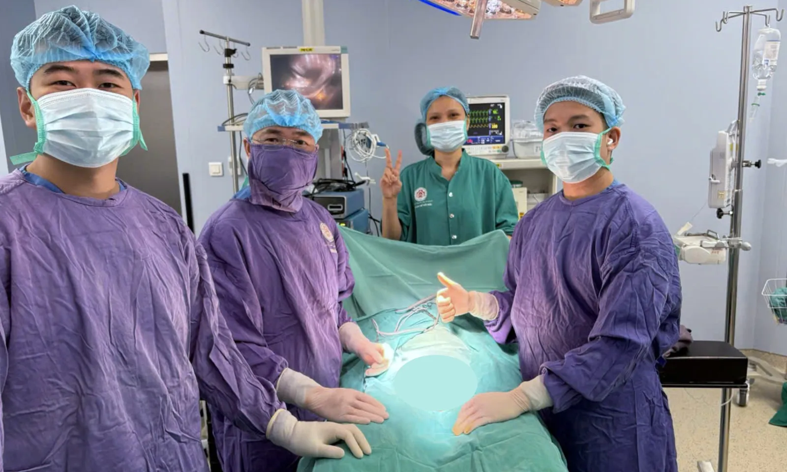 Phẫu thuật “chỉnh sửa” ngoại hình, giúp cô gái sống đúng với giới tính sinh học thật của mình