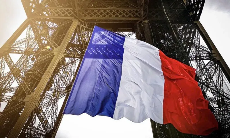 Pháp: Tầng lớp siêu giàu chuyển tài sản ra nước ngoài, vì sao?