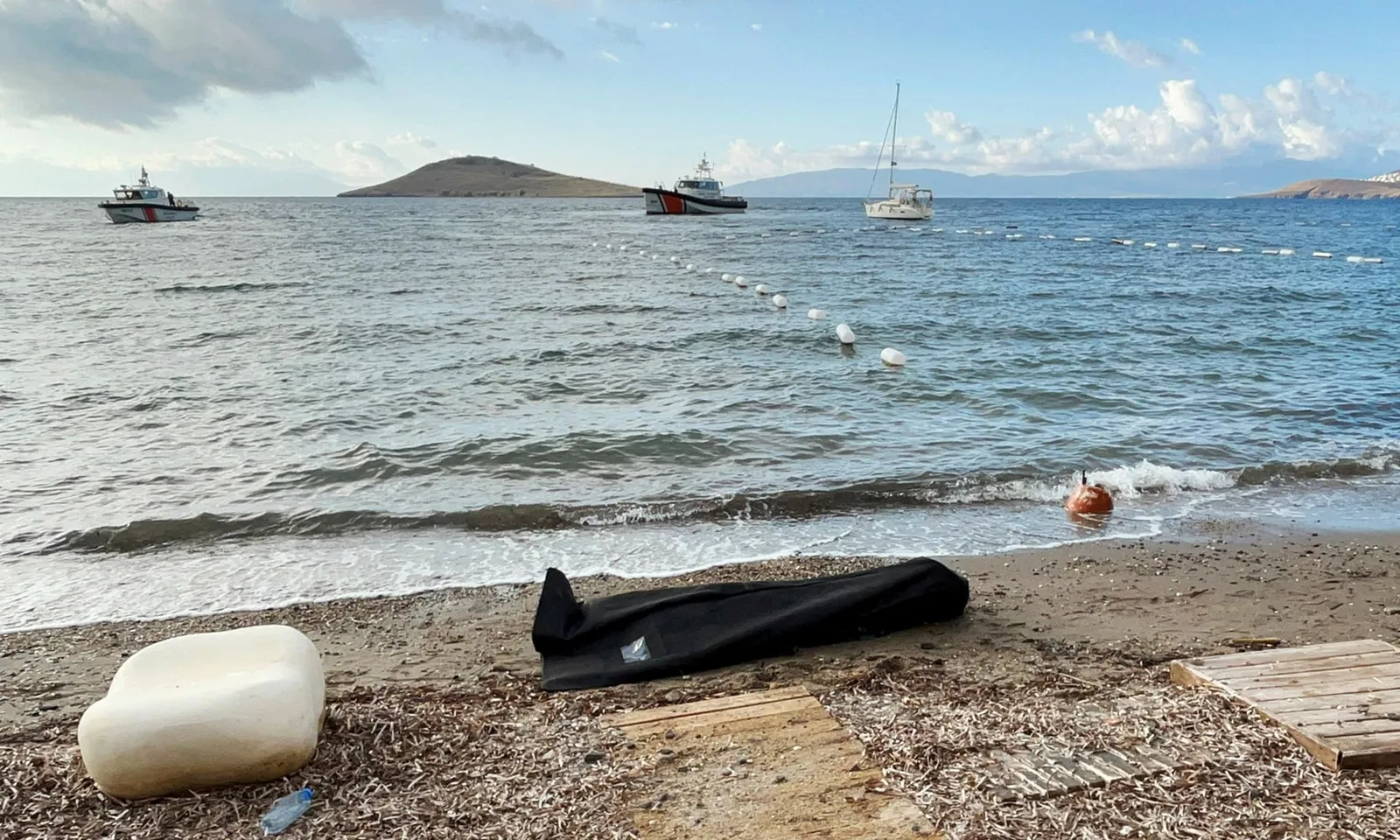 Thuyền chở người di cư chìm ngoài khơi Thổ Nhĩ Kỳ, ít nhất 14 người thiệt mạng